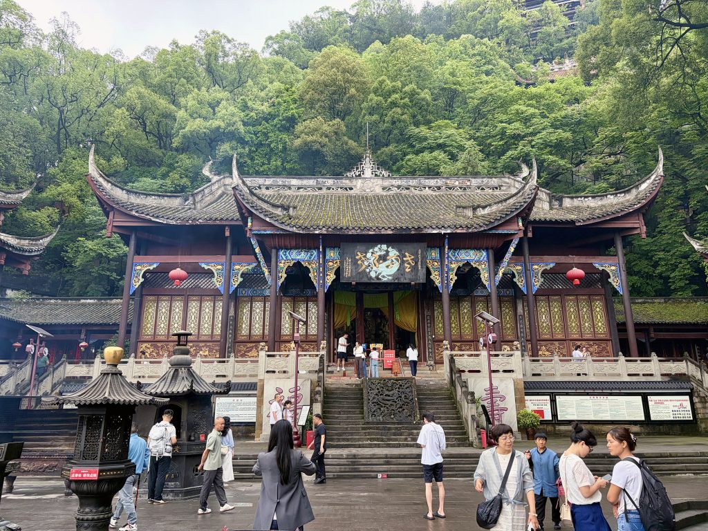 三清殿廣場 square in front of Sanqing Hall.