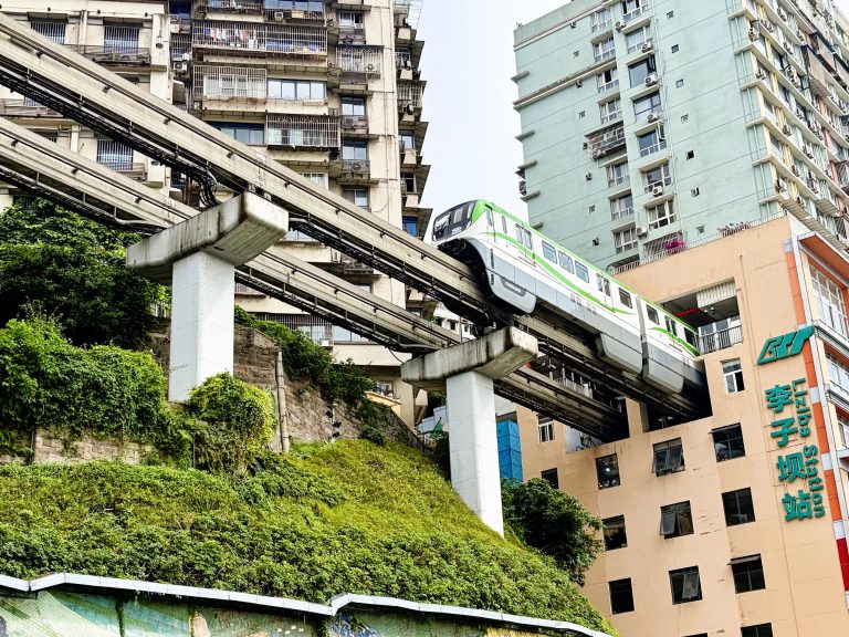 李子壩地鐵站 Liziba Station