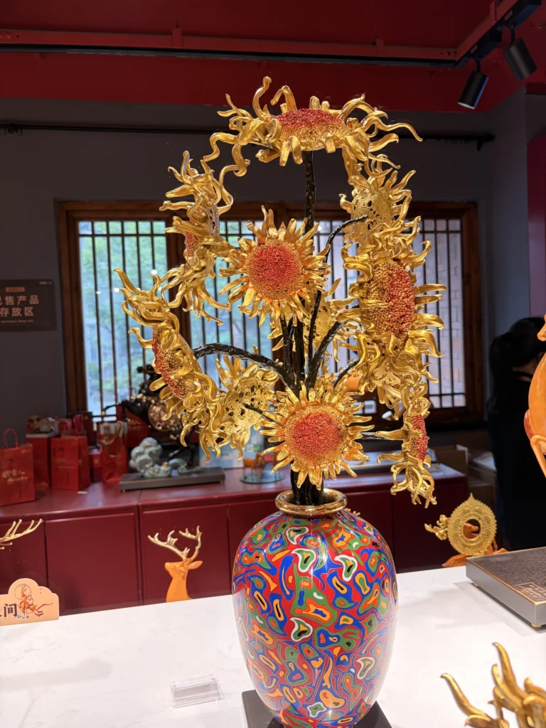 銅向日葵和花瓶 Bronze Sunflowers and Vase
