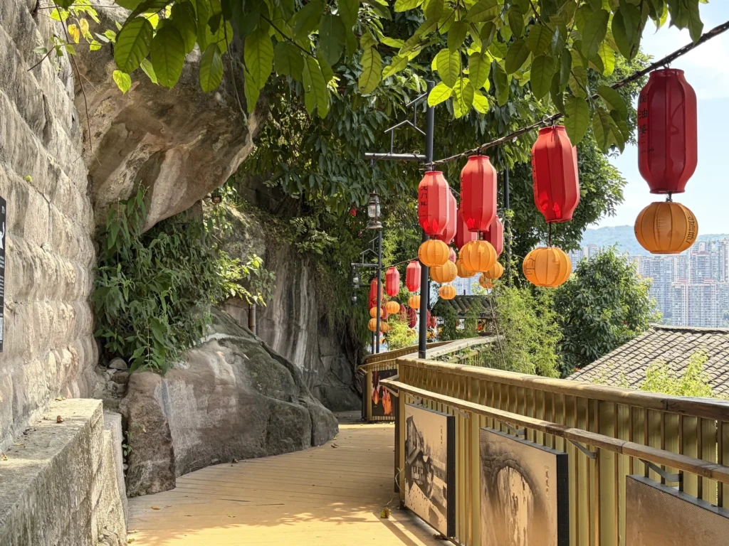 懸空棧道 Cliffside boardwalk