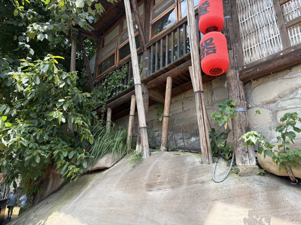 吊腳樓 Stilt house