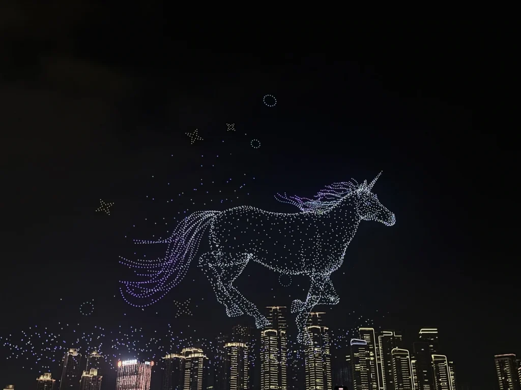 從大劇院看無人機表演
View of the drone show from Chongqing Grand Theatre