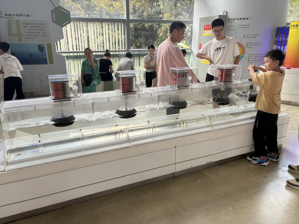 波浪發電互動裝置 Interactive wave power exhibit