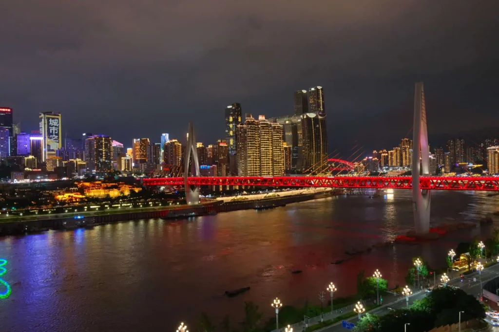 Night View Approaching the Yangtze River Cableway South Station 接近長江索道南站時拍攝的夜景