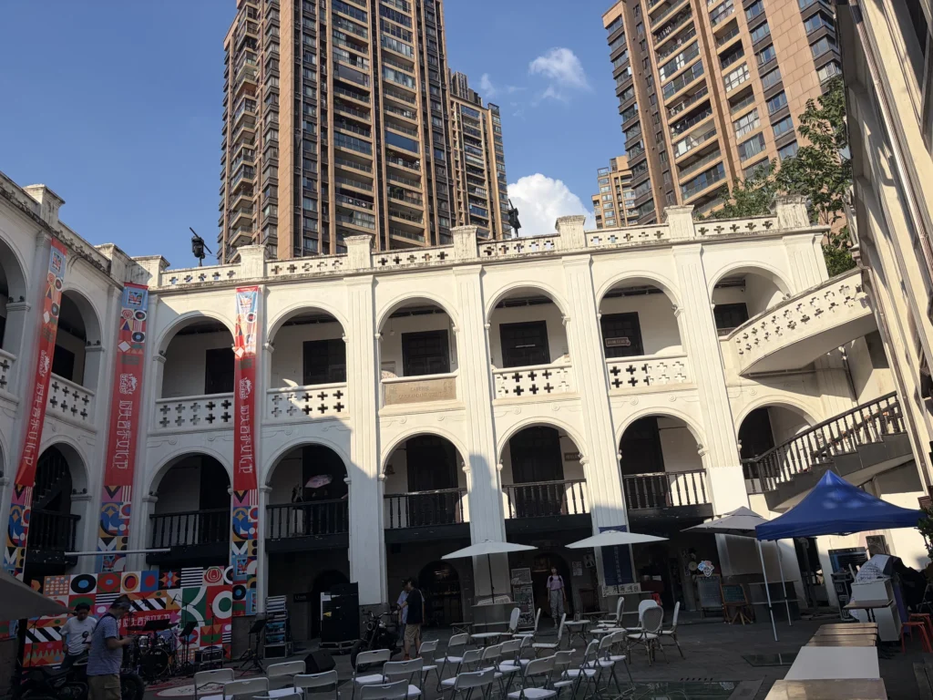 Inside the French Navy Barracks 法國水師兵營內部