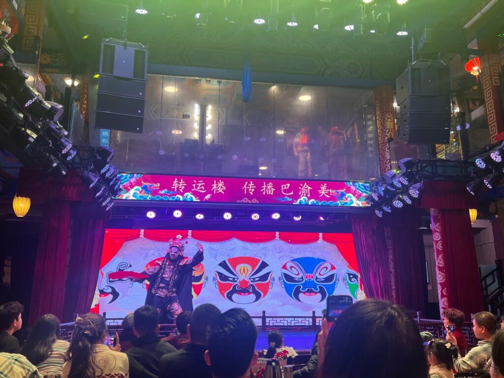 face-changing performances 川劇變臉